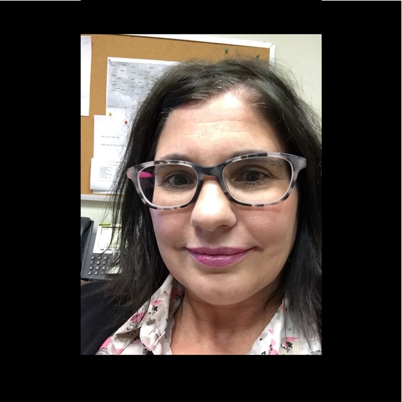 Meet your Posher, Angie - Picture 2 of 2